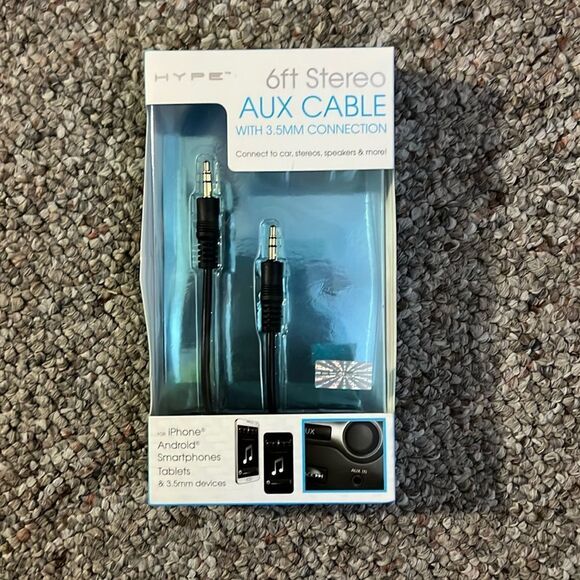 NIB 6ft Auxillary cord for computer, Stereo, cell phone and iPod aux cord - Picture 1 of 4